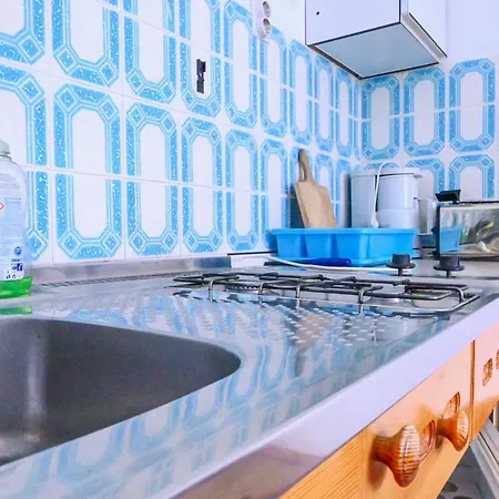 이반카 게스트하우스 2*